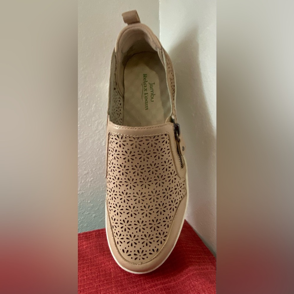 JAMBU .. WOMENS TAN SLIP-ON LEATHER SHOES
